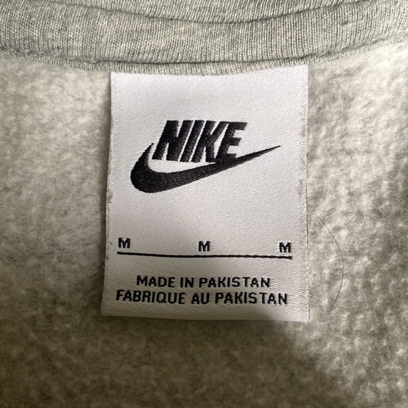 Nike - Picture 3 of 3